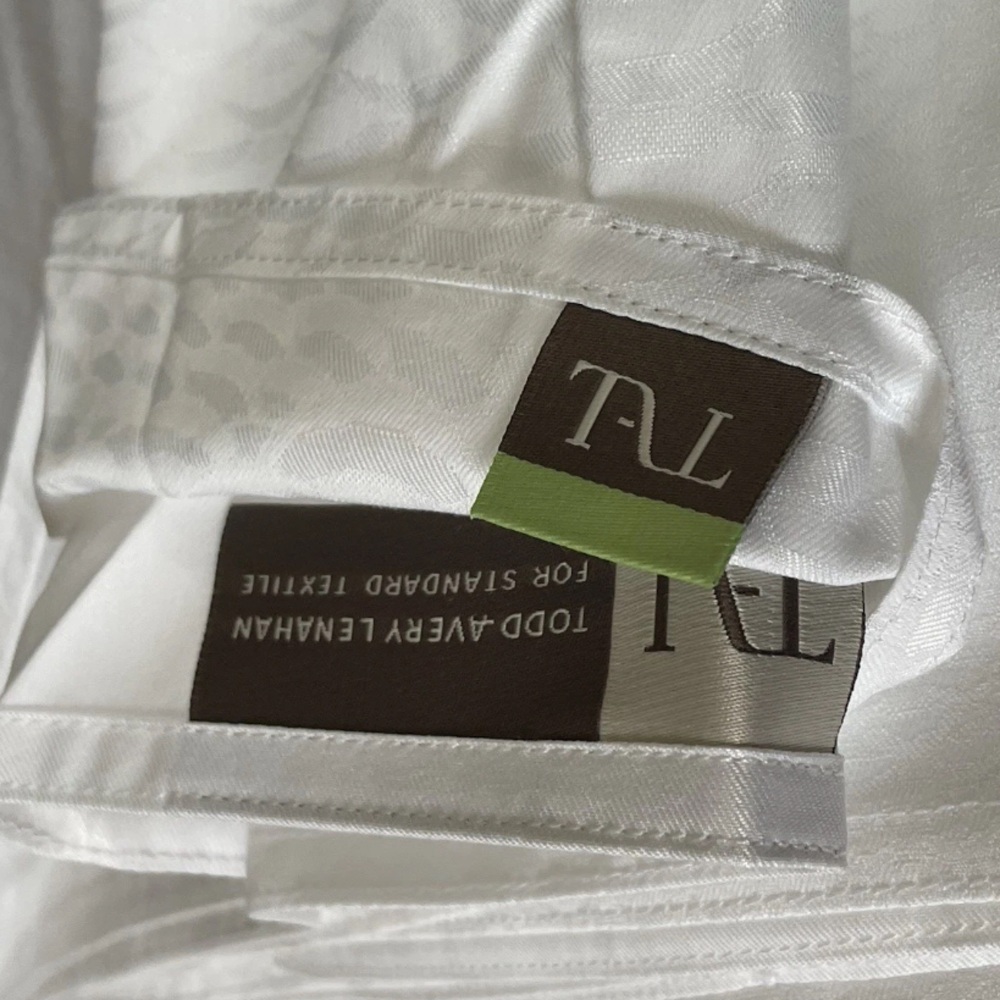 NEW Todd-Avery Lenahan Pisces King Duvet Cover in White for JW Marriott - Picture 6 of 6